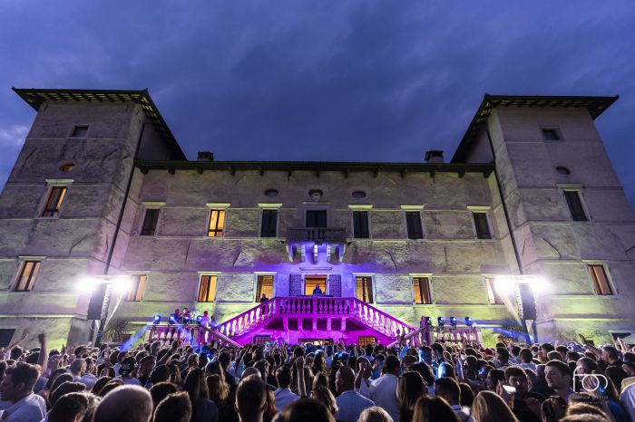 Castello di Susans ,il 2 giugno torna “Sunset in the Castle - degustando il Fvg” con Jimmy Sax