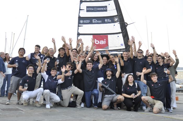 Varata a Trieste la nuova imbarcazione di Audace Sailing Team UniTS: debutto il 16 giugno al SuMoth Challenge