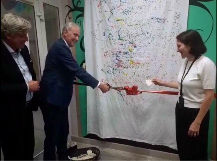 Inaugurata la nuova Residenza Campanelle: taglio del nastro e murale “l’albero della vita”