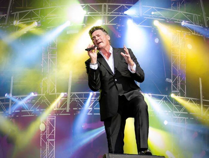 Lignano Sunset Festival, in arrivo Tony Hadley e la serata di festa in musica con Ruggero de i Timidi e Rumatera