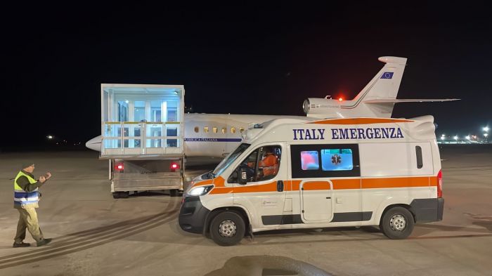 Volo salva vita, neonato di un giorno trasportato d'urgenza con un Falcon 900 del 31° Stormo