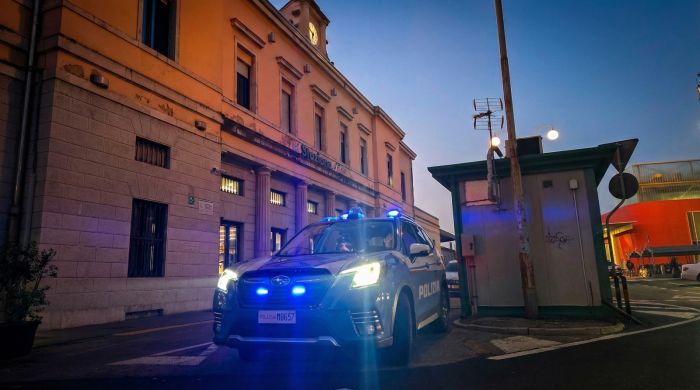 Fvg, stazione ferroviaria trasformata in teatro di violenza: rapine armate a un minorenne, 4 arresti