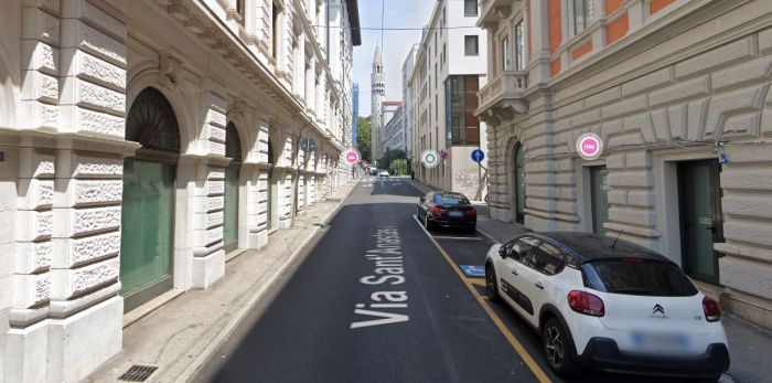 Via Sant'Anastasio, esibisce patente turca falsa: attenta polizia locale fa i controlli approfonditi e lo denuncia!! 