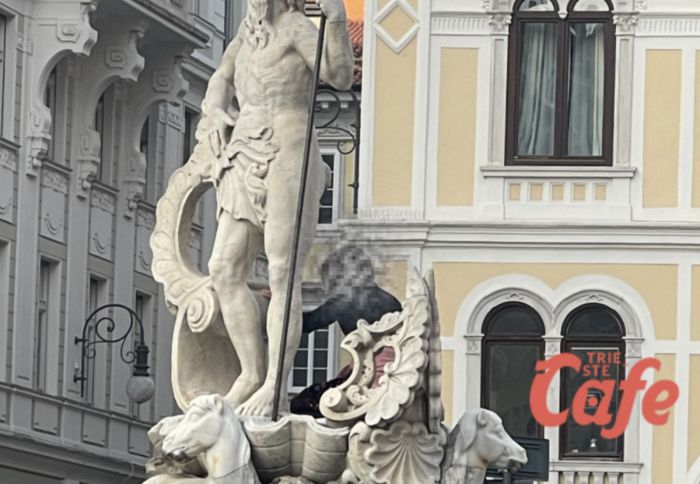 Fontane e statue prese d'assalto a Trieste, De Gavardo: “Segnalare subito alla polizia locale” (VIDEO)