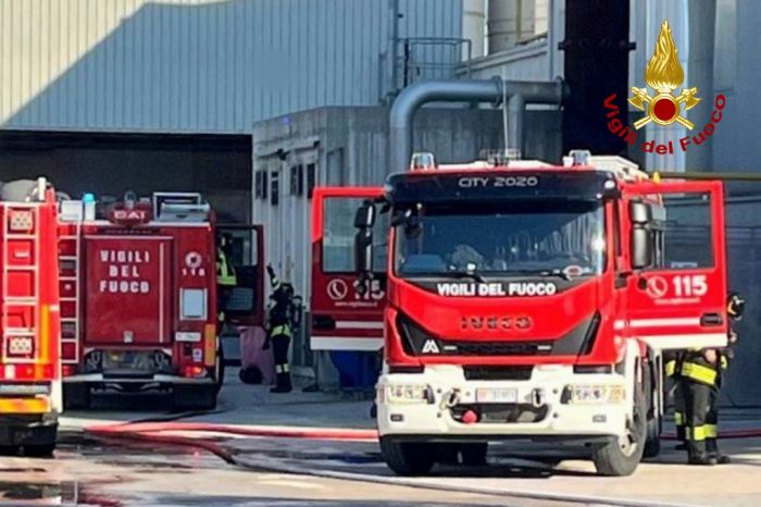 San Vito al Tagliamento (PN), sversamento vetro fuso da un impianto industriale