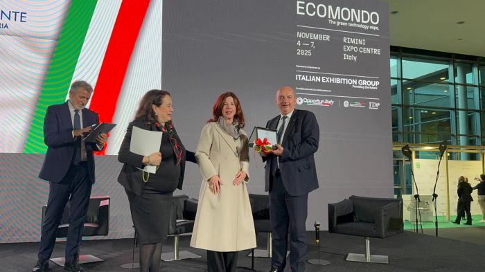 Trionfo a Rimini: Roberto Dipiazza incoronato “Miglior Sindaco d’Italia” a Ecomondo 2025