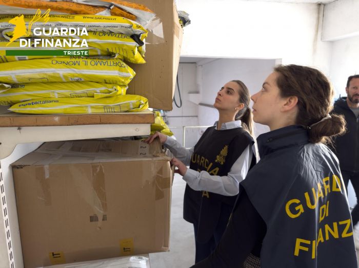 Guardia di Finanza smantella maxi frode logistica: 14 indagati, 750mila euro sequestrati e 120 lavoratori irregolari (VIDEO)