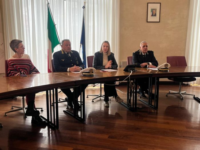 Polizia locale sempre più social, "Agente Gianna" conta oltre 23mila follower 