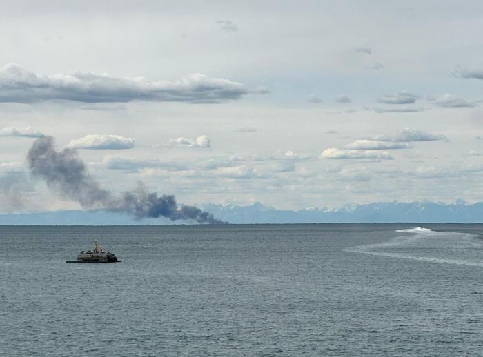 Fumo sul mare visibile da Molo Audace