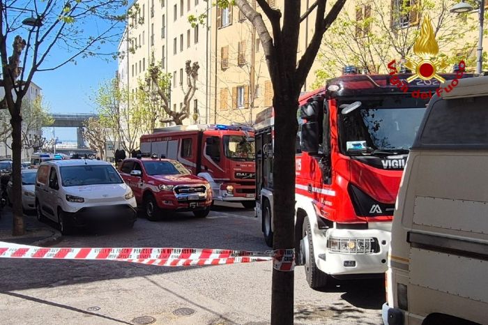 Esplosione in via Baiamonti, Vigili del fuoco intervenuti con tre squadre
