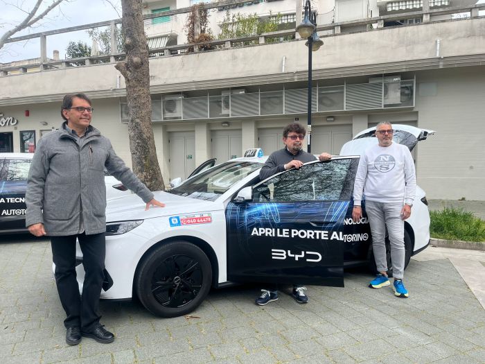 Tergeste Taxi, nuove auto e progetti futuri per festeggiare il 4° anniversario (VIDEO)