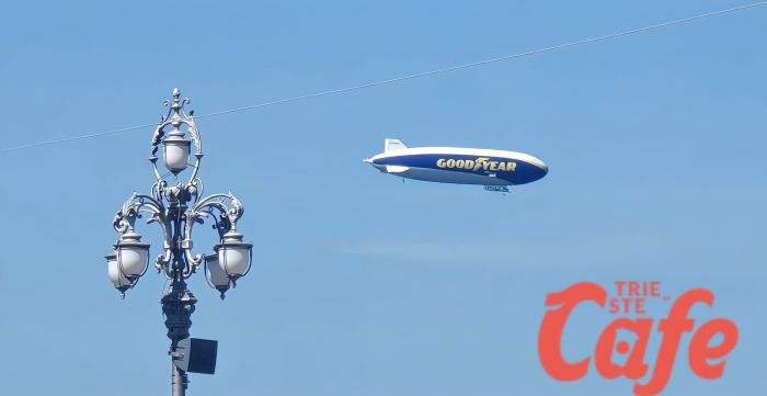 Un'icona è tornata: dirigibile Goodyear avvistato nei cieli di Trieste