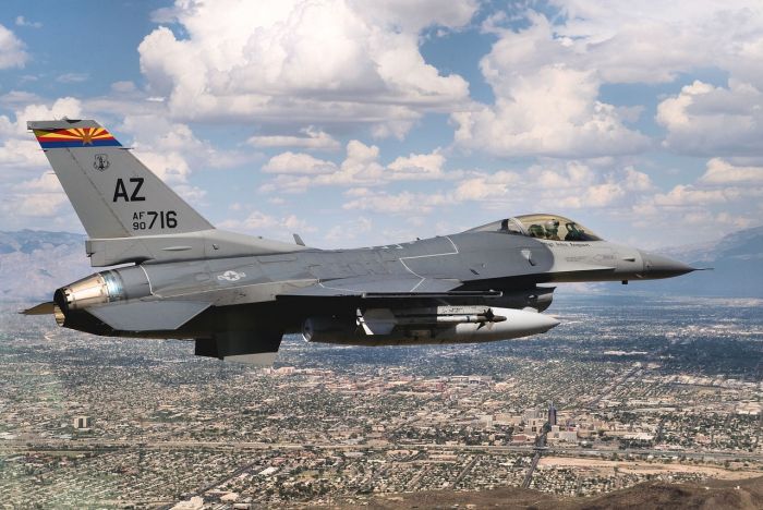 Ucraina, Belgio valuta invio dei suoi aerei F-16