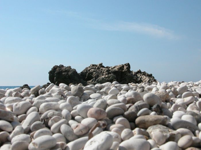 Legambiente Trieste ripulisce la spiaggia del Villaggio del Pescatore