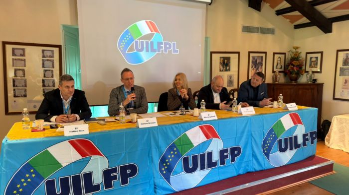 Poste, sindacati all’attacco: “Modello PCL fallimentare, pronti a sciopero”