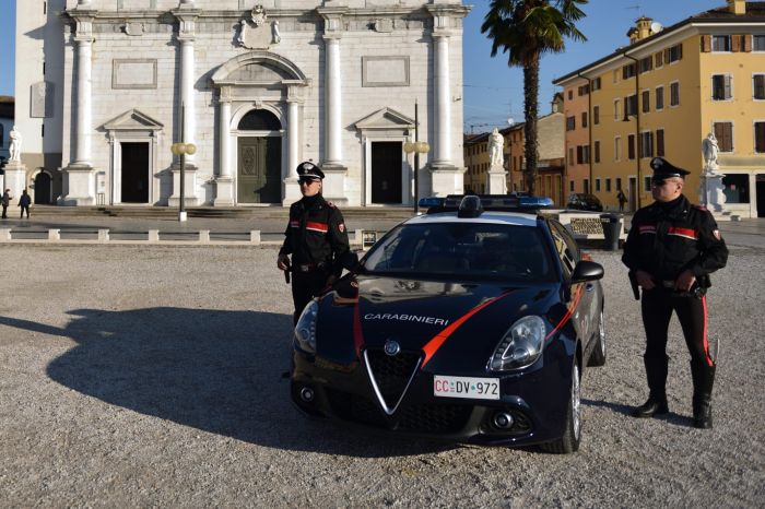 Carabinieri arrestano un uomo per resistenza e violenza a pubblico ufficiale