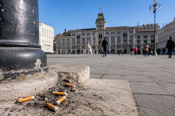 Bestemmie e frasi offensive in pubblico, a Trieste scattano le sanzioni: “Serve rispetto” (VIDEO)