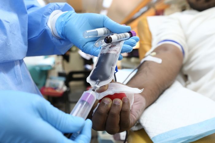 Dona sangue 500 volte, record europeo per uno spagnolo