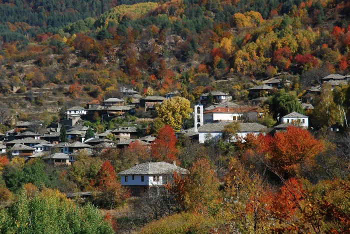 La Bulgaria vieta l'ingresso alle auto con targa russa