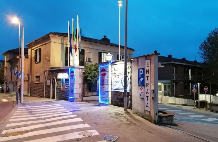 Gretta, bimbo di 2 anni attaccato da uno sciame di vespe: grave al Burlo, è fuori pericolo