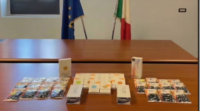 Sequestro a Trieste: scoperto commercio abusivo di prodotti da fumo senza licenza