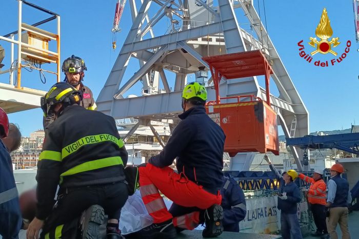 Porto di Trieste, operazione di soccorso sulla “Laura Bassi”: malore a bordo