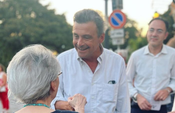 Calenda, Conte vuole comandare e il Pd accetta veti su di noi
