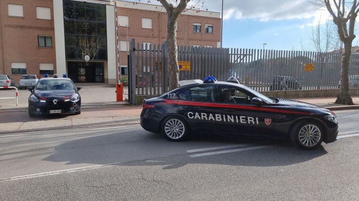 Stalkerizzavano indifese nonnine tormentandole con scherzi di pessimo gusto in Calabria 