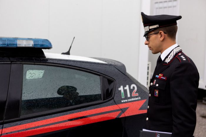 Cittadino straniero denunciato per possesso di coltello a serramanico