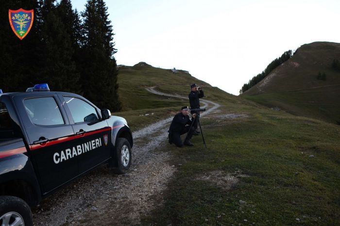 Furti e carte clonate durante incontri a pagamento: coppia arrestata tra Gorizia e Pomigliano d’Arco