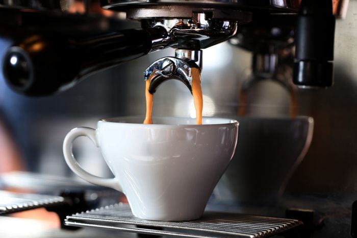 Triestina sbotta sui social: «Vi lamentate delle frittole ma spendete 1,50 per un caffè ogni giorno!»
