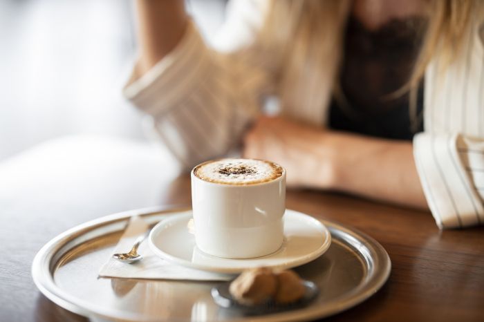 Senza tregua il caro tazzina, prezzo caffè +20%: Trieste tra le città più care d'Italia! 
