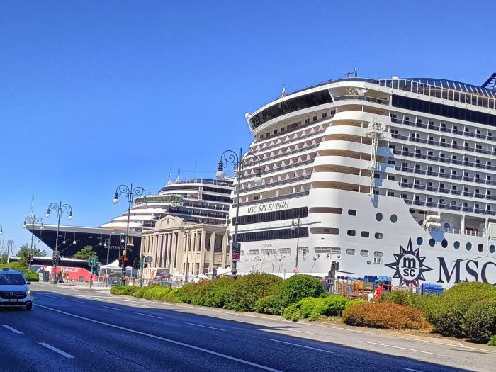 Due dirette questa sera su Trieste Cafe: turismo, crociere con Bucci e sicurezza al centro del dibattito
