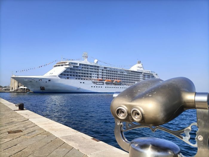 “Auto in crociera, cittadini in crisi: le rive liberate per i turisti ma i triestini restano a piedi”