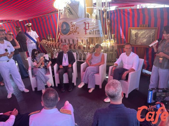 Musica a vele spiegate: Elisa presenta Tramonti a Nord-Est a bordo della nave Palinuro (VIDEO)