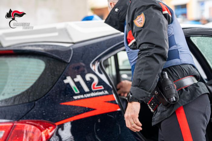 Scappa davanti all’ALT dei Carabinieri, a bordo di uno scooter rubato: arrestato per resistenza a Pubblico Ufficiale
