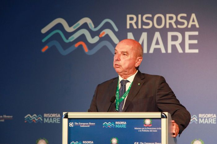 Dipiazza: "Sono contrario a limite dei 30km in centro" 