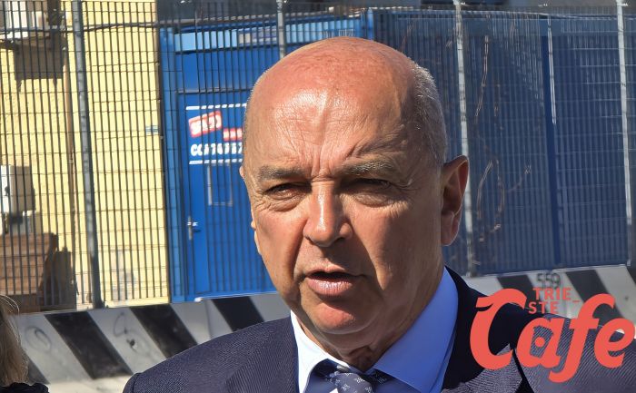 Sindaco Dipiazza si opera alla cataratta: intervento di routine,poi di nuovo al lavoro! 