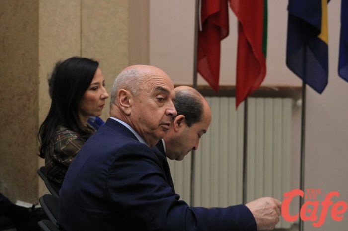 Dipiazza a Trieste Cafe: "Per la prima volta in 72 anni non sono andato a votare, referendum inutile" (VIDEO)