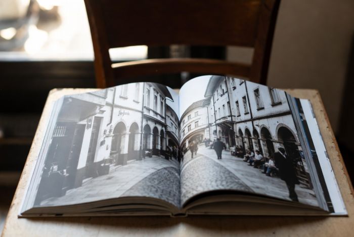 Božidar Stanišić presenta il suo libro "I buchi neri di Sarajevo" alla libreria Minerva