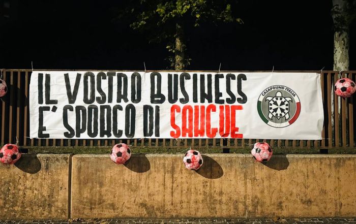 Protesta di CasaPound a Udine: palloni insanguinati e accuse alla FIGC durante Italia-Israele