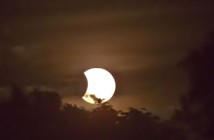Arriva l'eclissi parziale di Sole, visibile anche dall'Italia