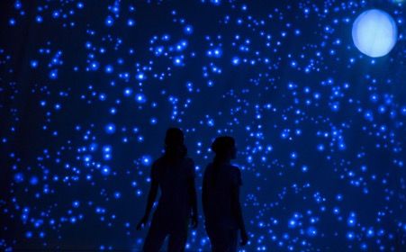 "+erba" spettacolo della Compagnia TPO: quando l'arte insegna
