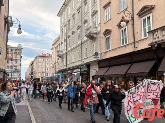 Corteo non autorizzato  pro Palestina, sabato di tensione tra le piazze Unità e Goldoni (FOTO-VIDEO)