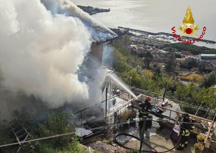 Trieste, ore di paura in Strada del Friuli: Vigili del Fuoco evitano il peggio