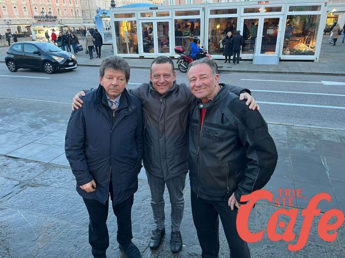 Sorpresissima di Natale: Il Direttore, Riki Ramazzina e Vincenzo Rovinelli assieme in piazza Ponterosso!