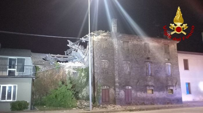 Codognè, crollo del tetto di una vecchia abitazione