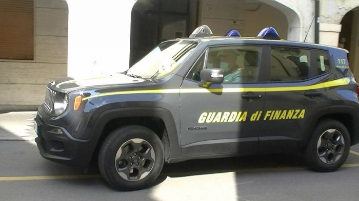 Usavano il nome di Messina Denaro per vendere la droga
