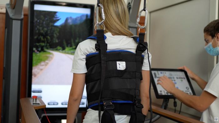 "Active Ageing", una ricerca di UniTS unisce realtà virtuale e fisioterapia per contrastare il declino motorio e cognitivo