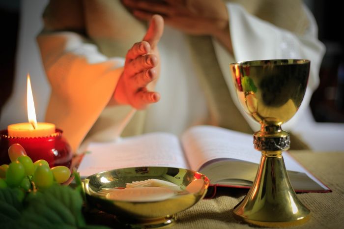 Cardinale Kasper, 'dare più spazio alle donne nella Chiesa'